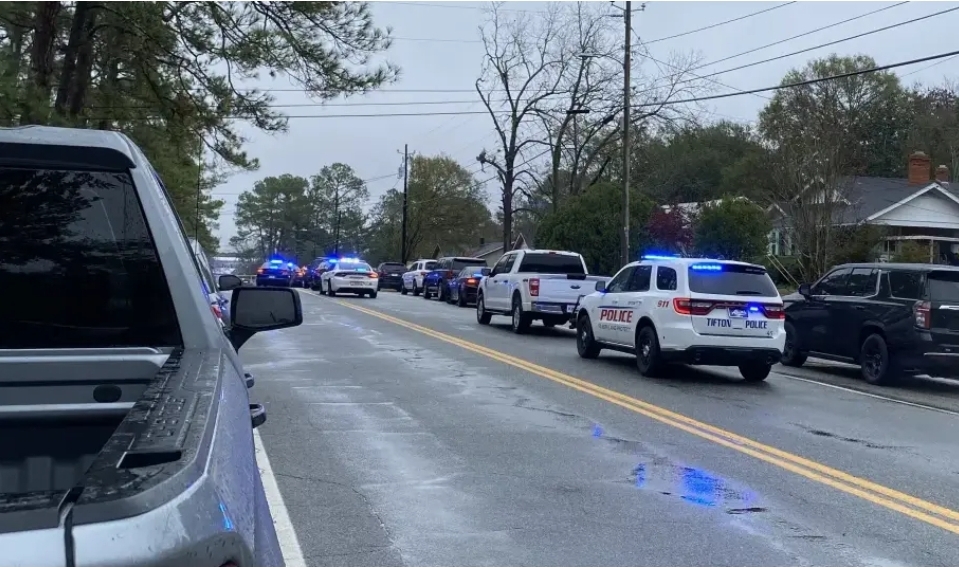 Two Individuals Taken Into Custody After Tifton Standoff Involving Injured Officers